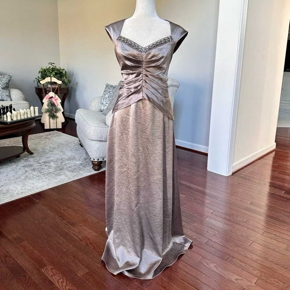 Vintage La Nuit Beaded Neckline Ethereal Divine Feminine Maxi Gown Dress Size 10 - Picture 1 of 11